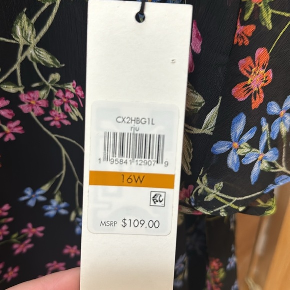 NWT! Calvin Klein Floral Dress - Picture 8 of 9